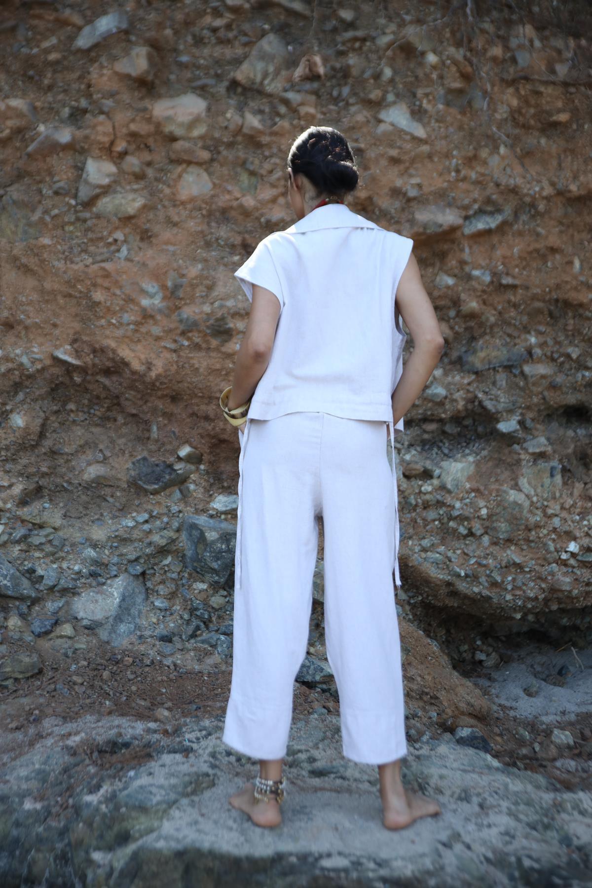  Krem Rengi Keten Kruvaze Yelek ve Pantolon Takım