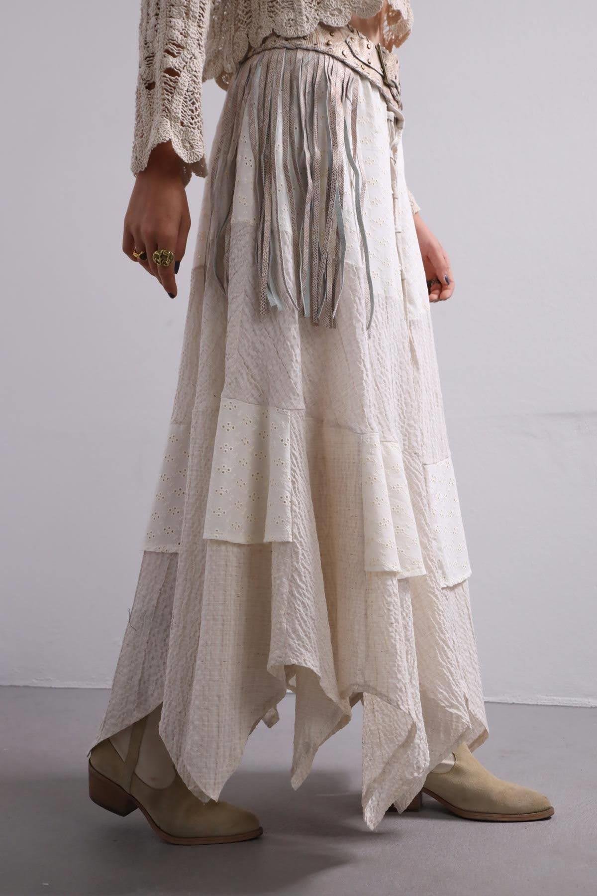  Krem Rengi Dantel Detaylı Kat Kat Etek