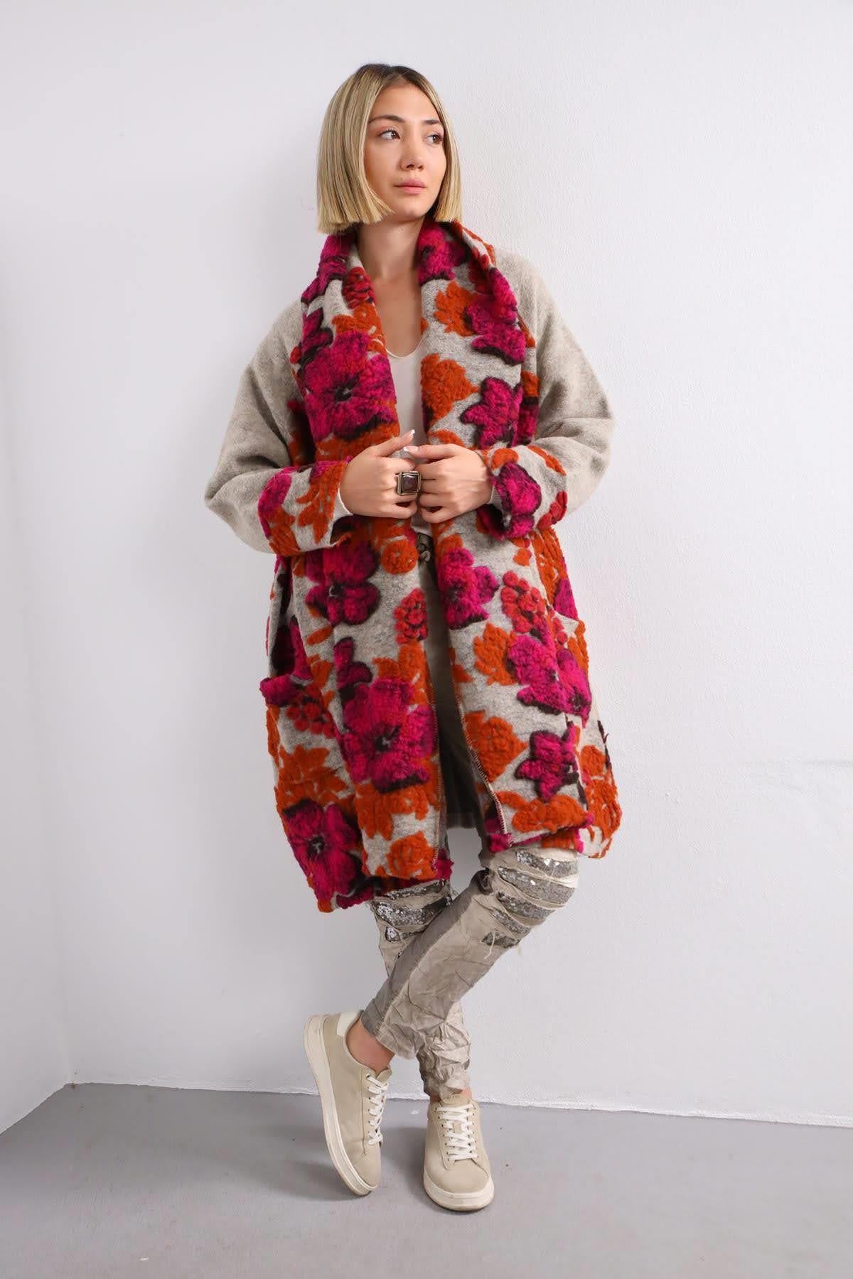 Bej Şal Yaka Keçe Kaban - Şaman Butik Bej Şal Yaka Keçe Kaban