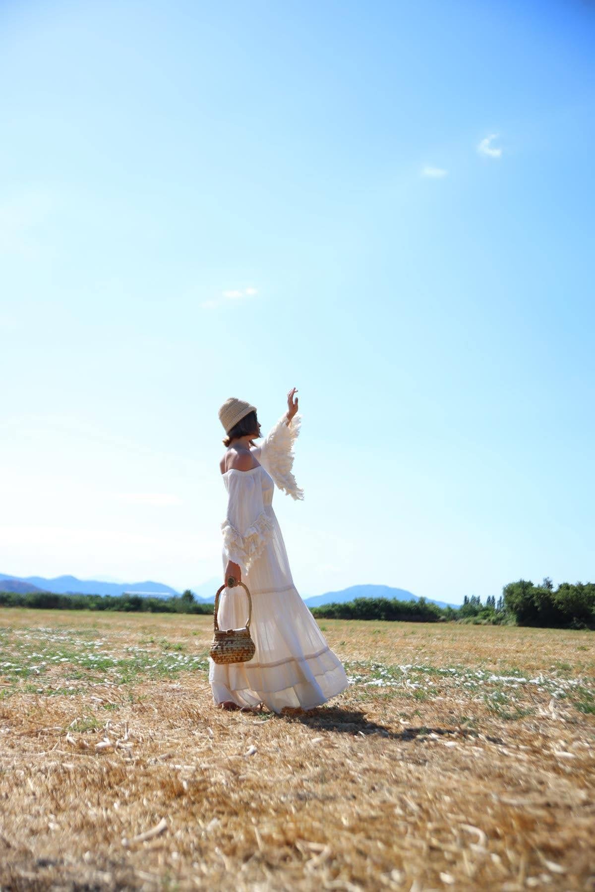 Ekru Madonna Yaka Volanlı Truvakar Kol Bohem Elbise - Şaman Butik Ekru Madonna Yaka Volanlı Truvakar Kol Bohem Elbise