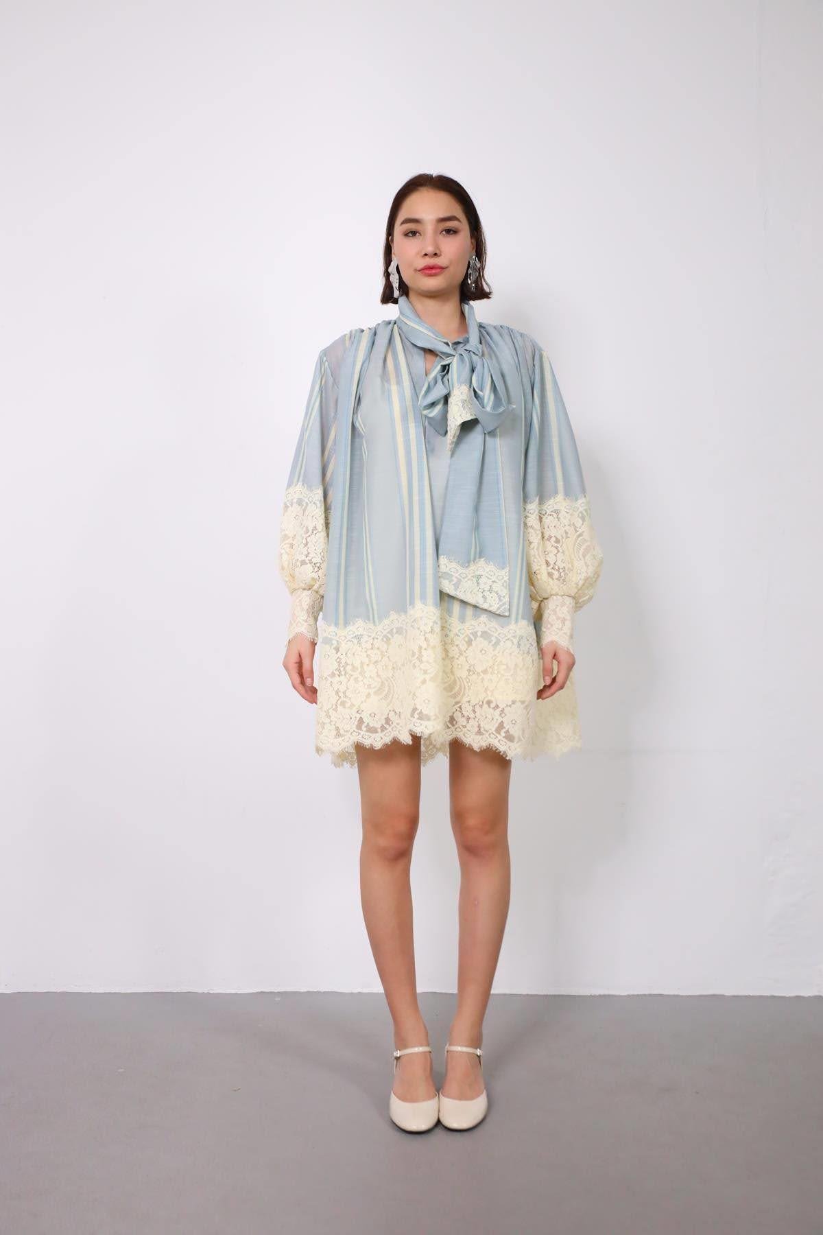  Mavi Şal Yaka Dantel Detaylı Kısa Şık Elbise