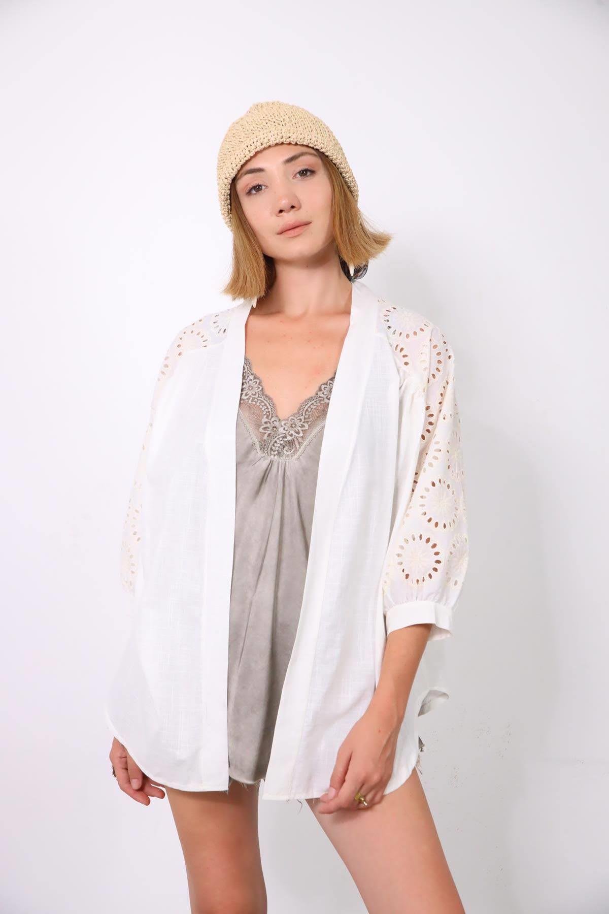  Ekru Kolu Fistolu Kısa Kimono
