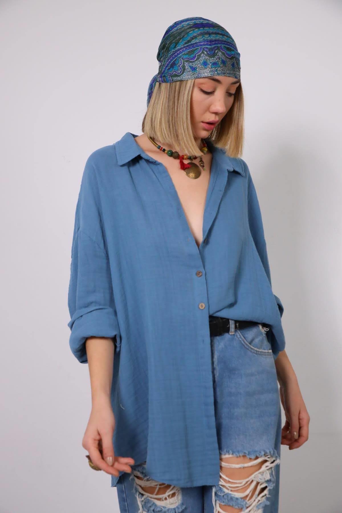  İndigo Mavi Sırtı Püsküllü Gömlek