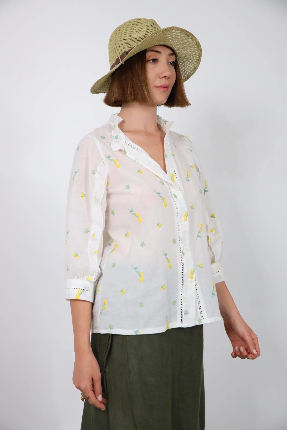 White Flower Embroidered Skirt White Flower Embroidered Skirt