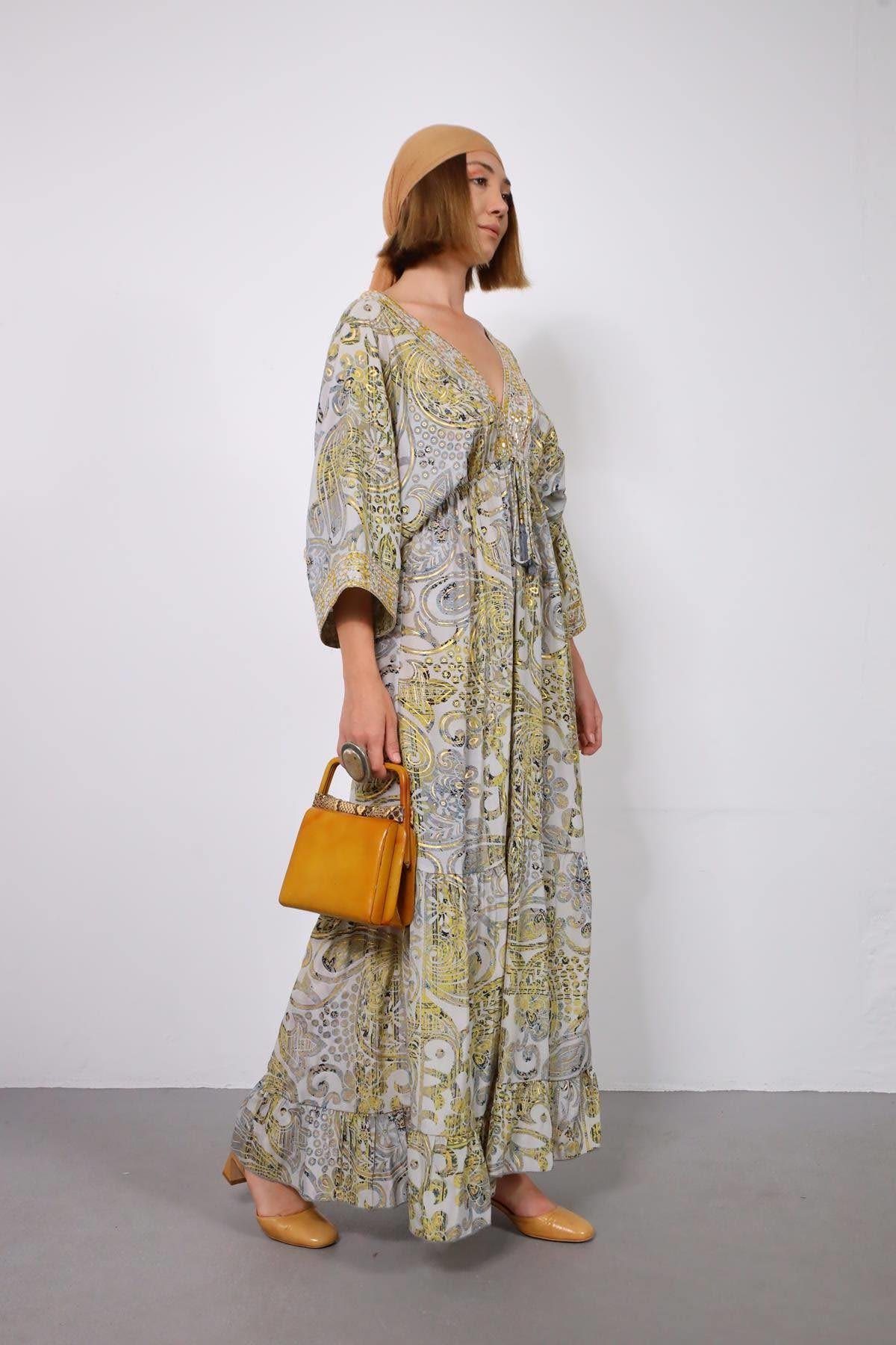 Gri Püsküllü V Yaka İşlemeli Otantik İpek Elbise - Şaman Butik Gri Püsküllü V Yaka İşlemeli Otantik İpek Elbise