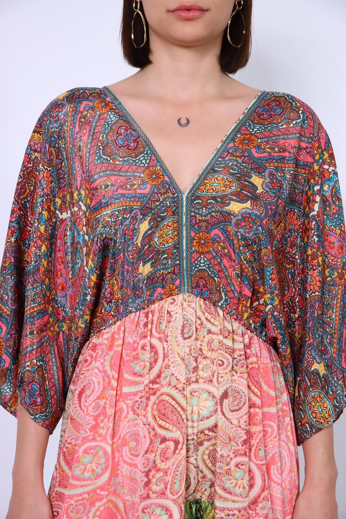 Renkli Önü ve Arkası V Yaka Patchwork Elbise - Şaman Butik Renkli Önü ve Arkası V Yaka Patchwork İpek Elbise