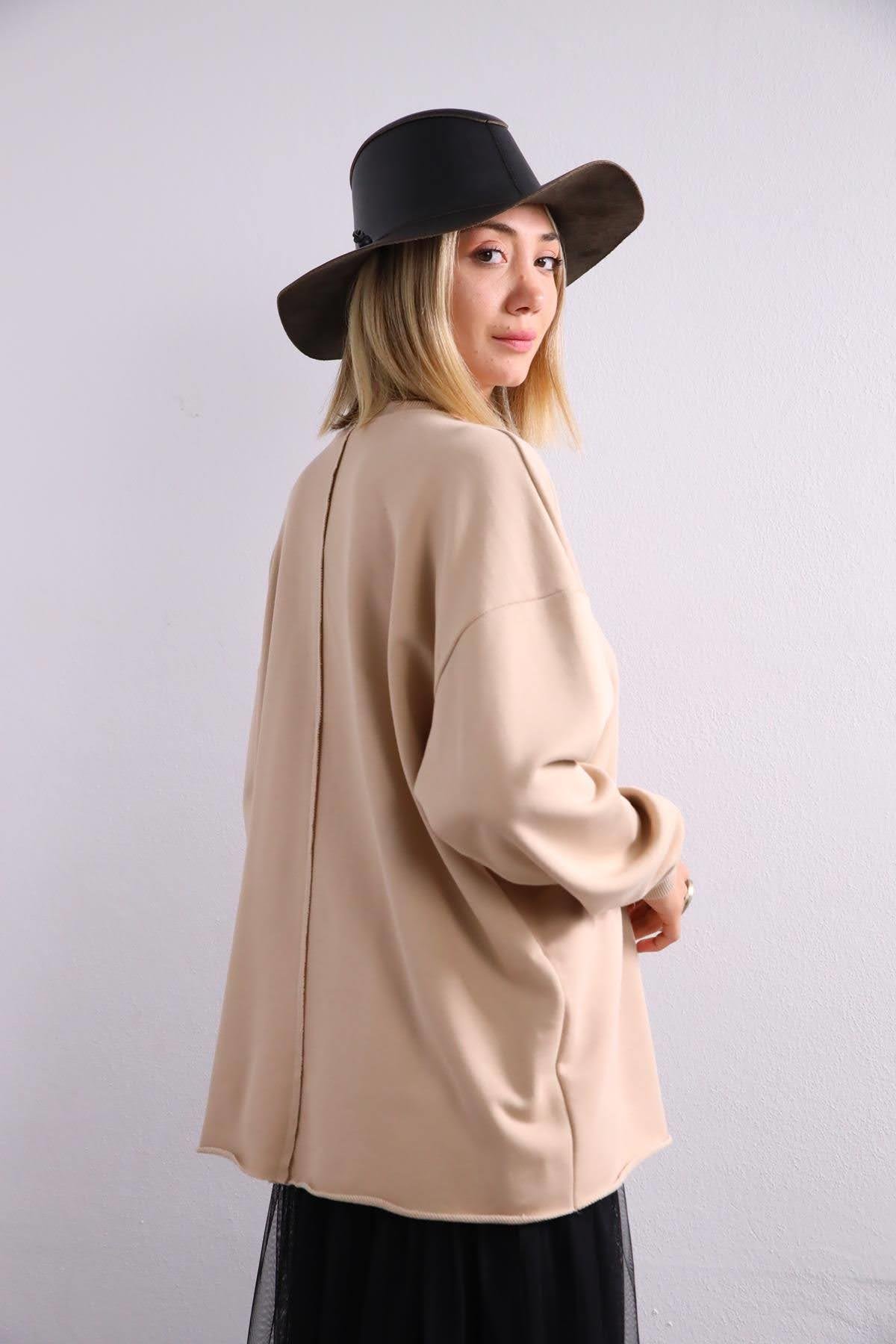  Krem Rengi Önü Dikişli Sweat