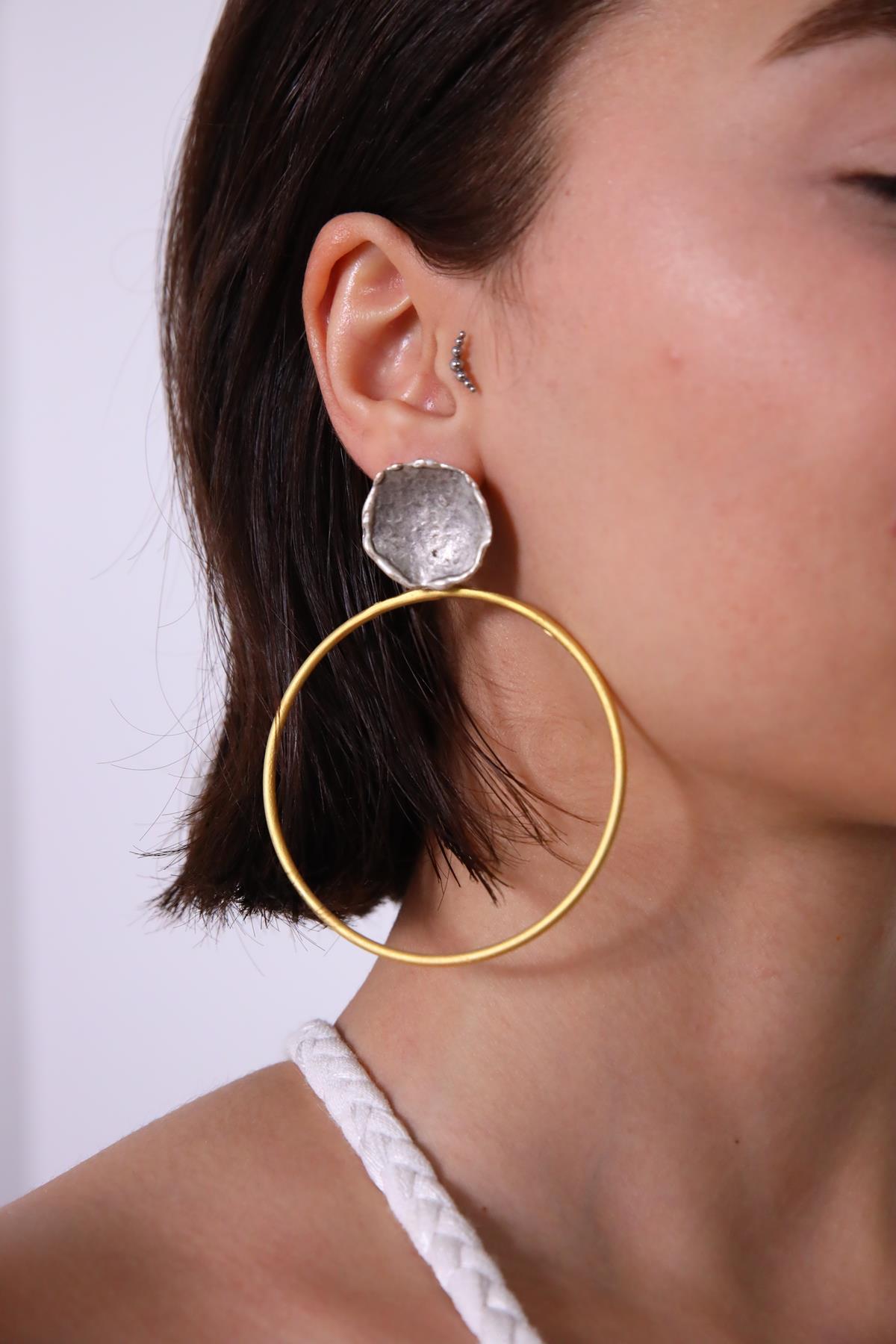  Altın Kaplama Sallantılı Halka Küpe