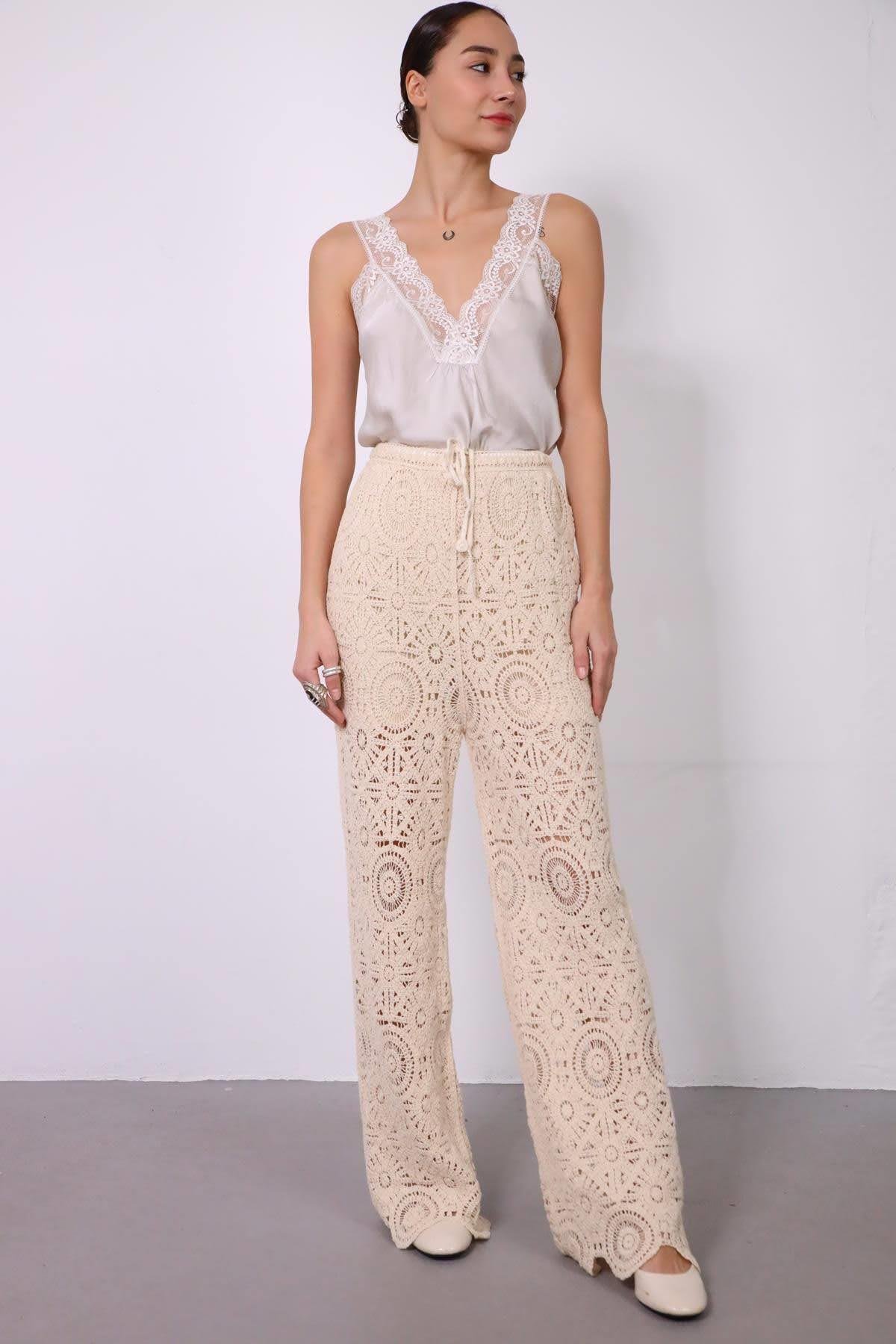  Krem Rengi Dantelli Pantolon