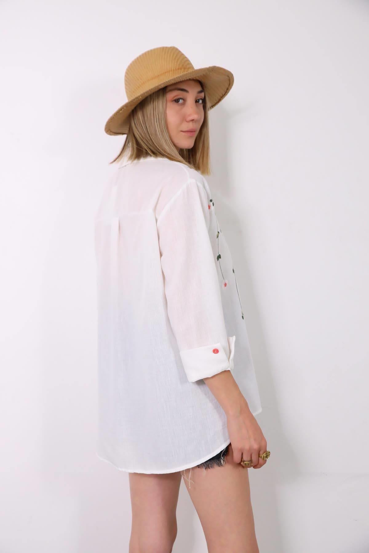  Ekru Çiçek İşlemeli Kolları Katlı Gömlek