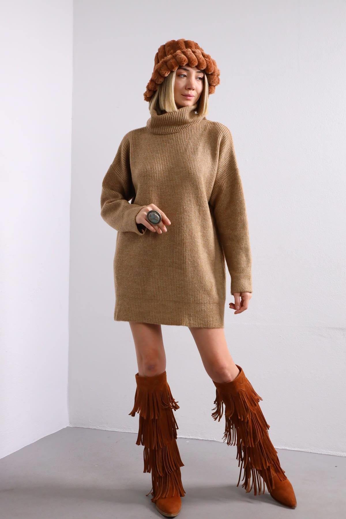 Camel Turtleneck Long Knitted Pullover Camel Turtleneck Long Knitted Pullover