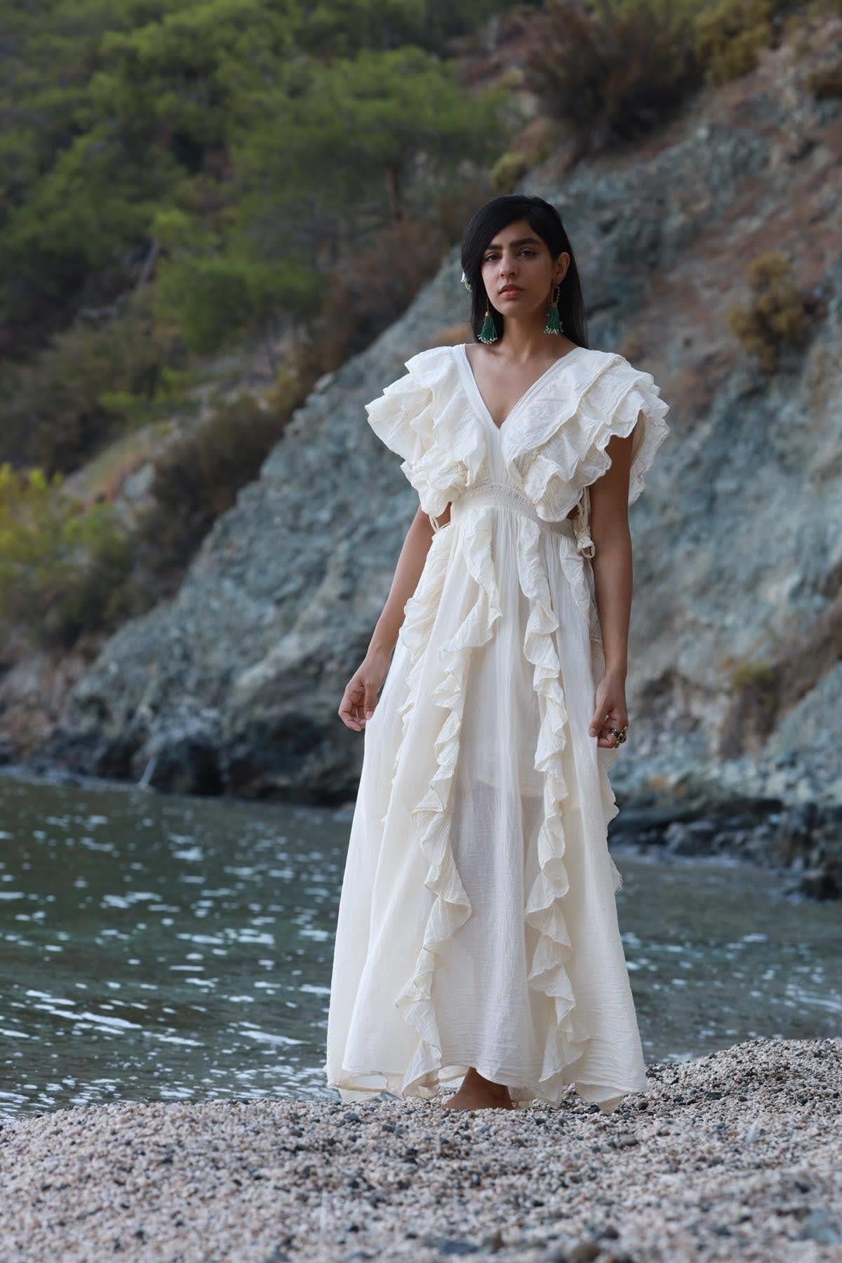 Ekru Önü Arkası V Yaka Volanlı Bohem Elbise - Şaman Butik Ekru Önü Arkası V Yaka Volanlı Bohem Elbise