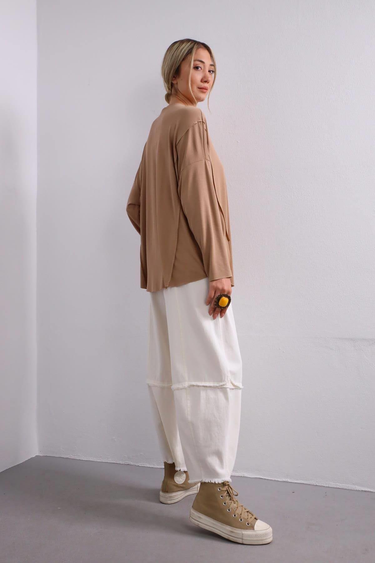  Camel Rengi Yırtmaç Detaylı Salaş Bluz