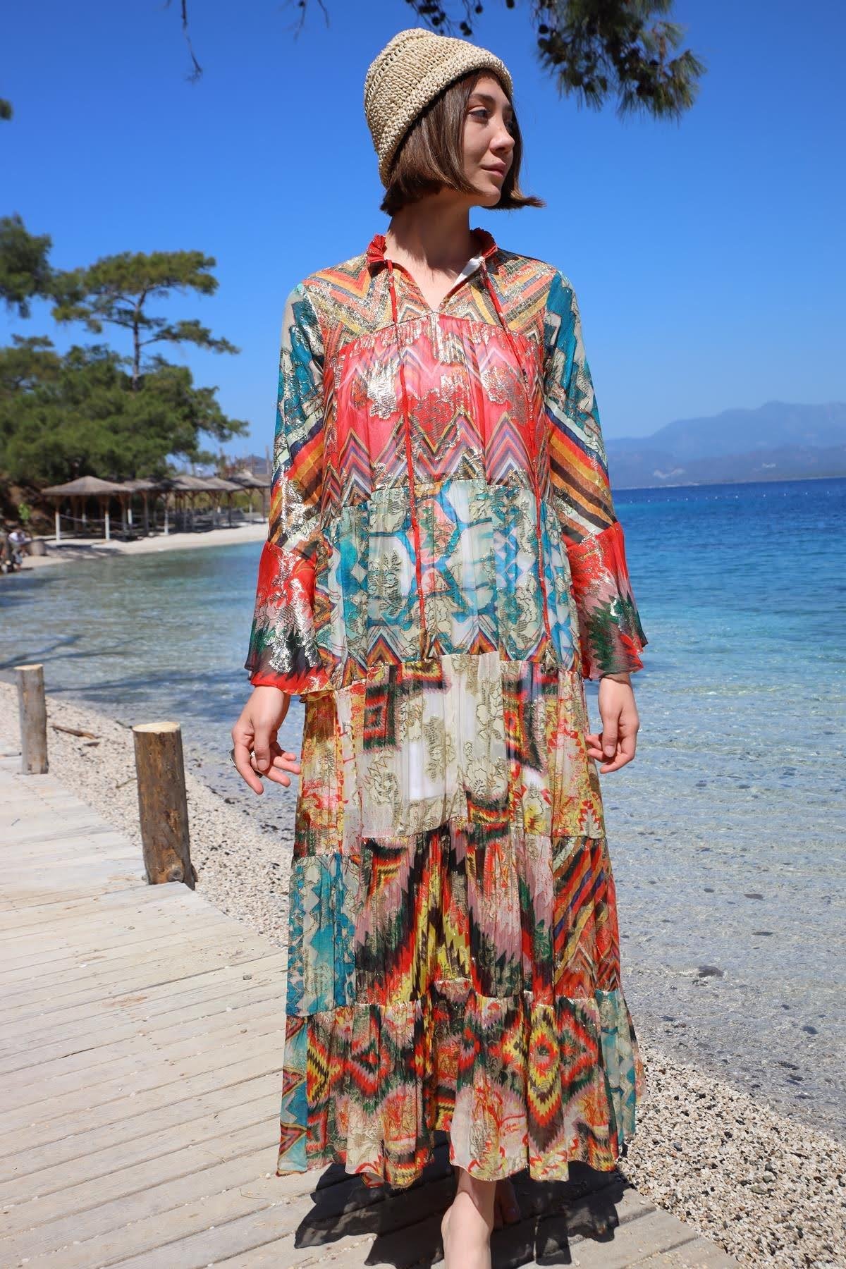 Kırmızı Yakası Fırfırlı Desenli Otantik Elbise - Şaman Butik Kırmızı Yakası Fırfırlı Desenli Otantik Elbise