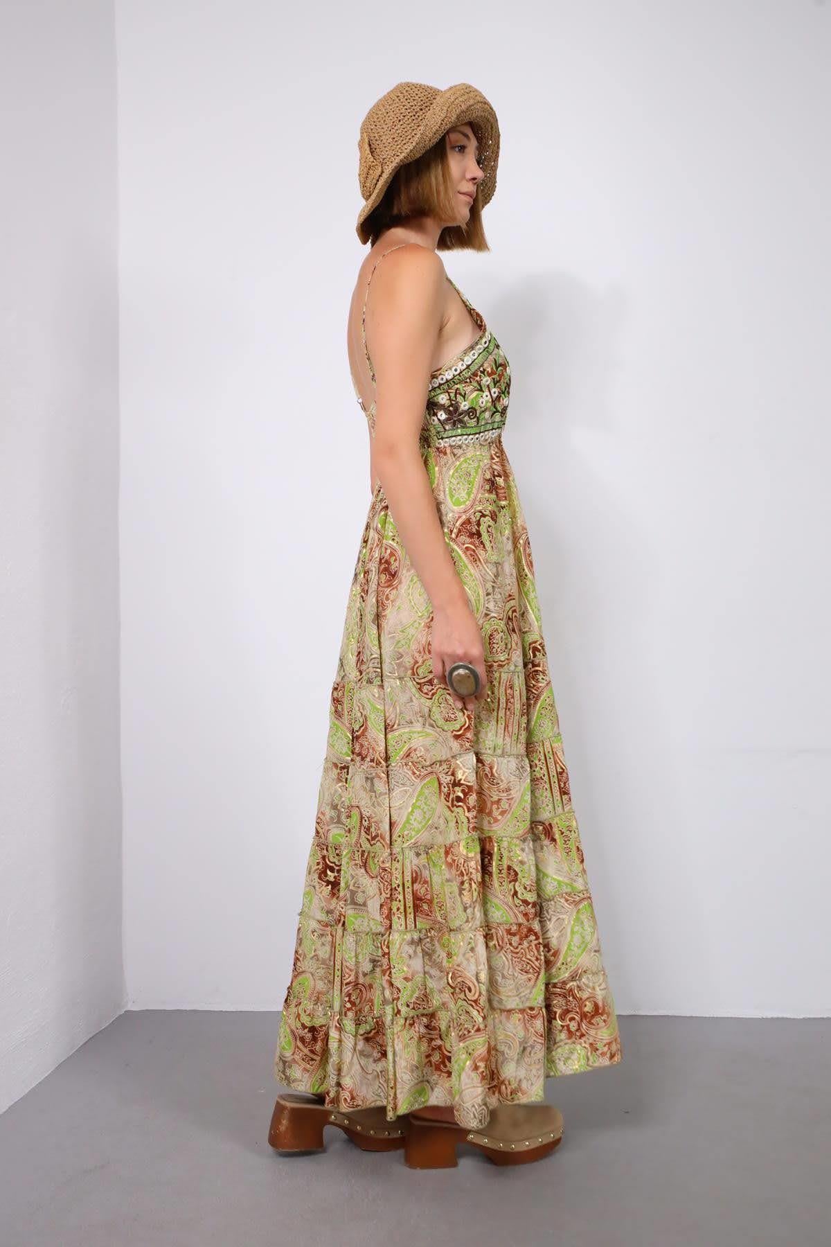 Yeşil Ayna Detay İşlemeli Gipeli Uzun İpek Elbise - Şaman Butik Yeşil Ayna Detay İşlemeli Gipeli Uzun İpek Elbise