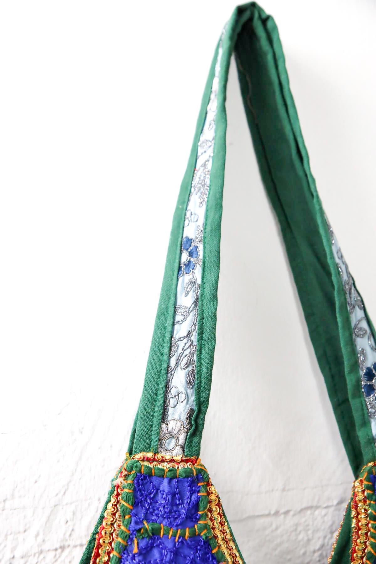  Haki Otantik İşlemeli Püsküllü Çanta