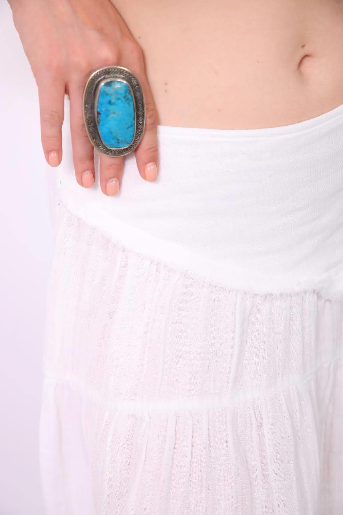  Beyaz Asimetrik Püsküllü Müslin Etek