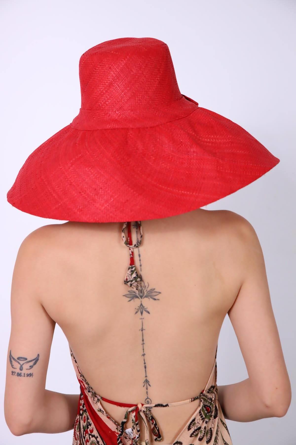  Kırmızı Raffia Şapka