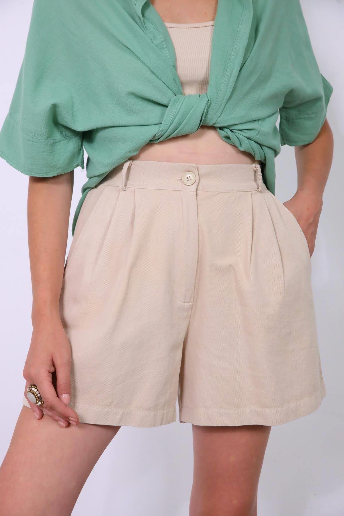  Taş Rengi Pileli Gabardin Şort