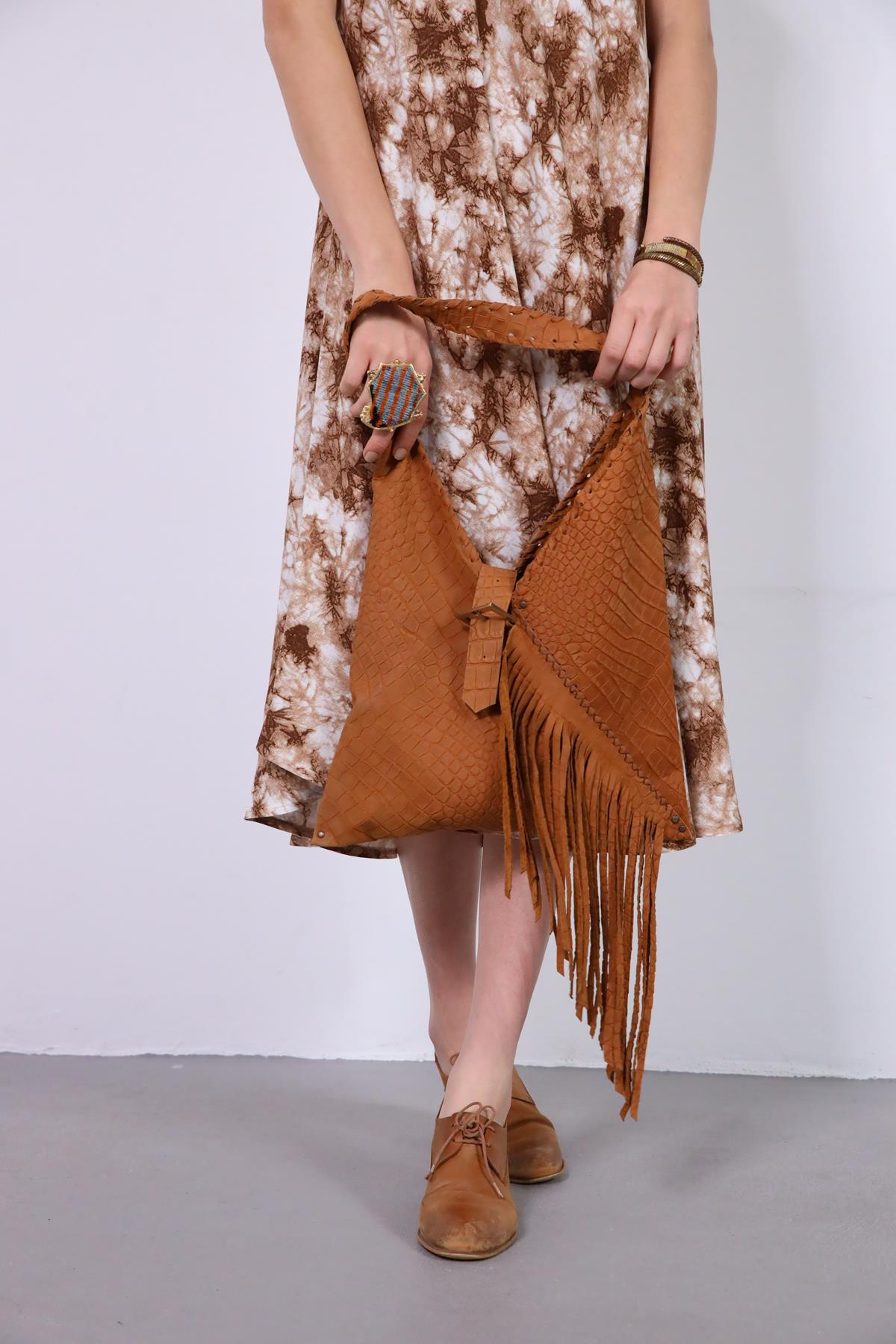  Camel Rengi Püsküllü Origami Deri Çanta