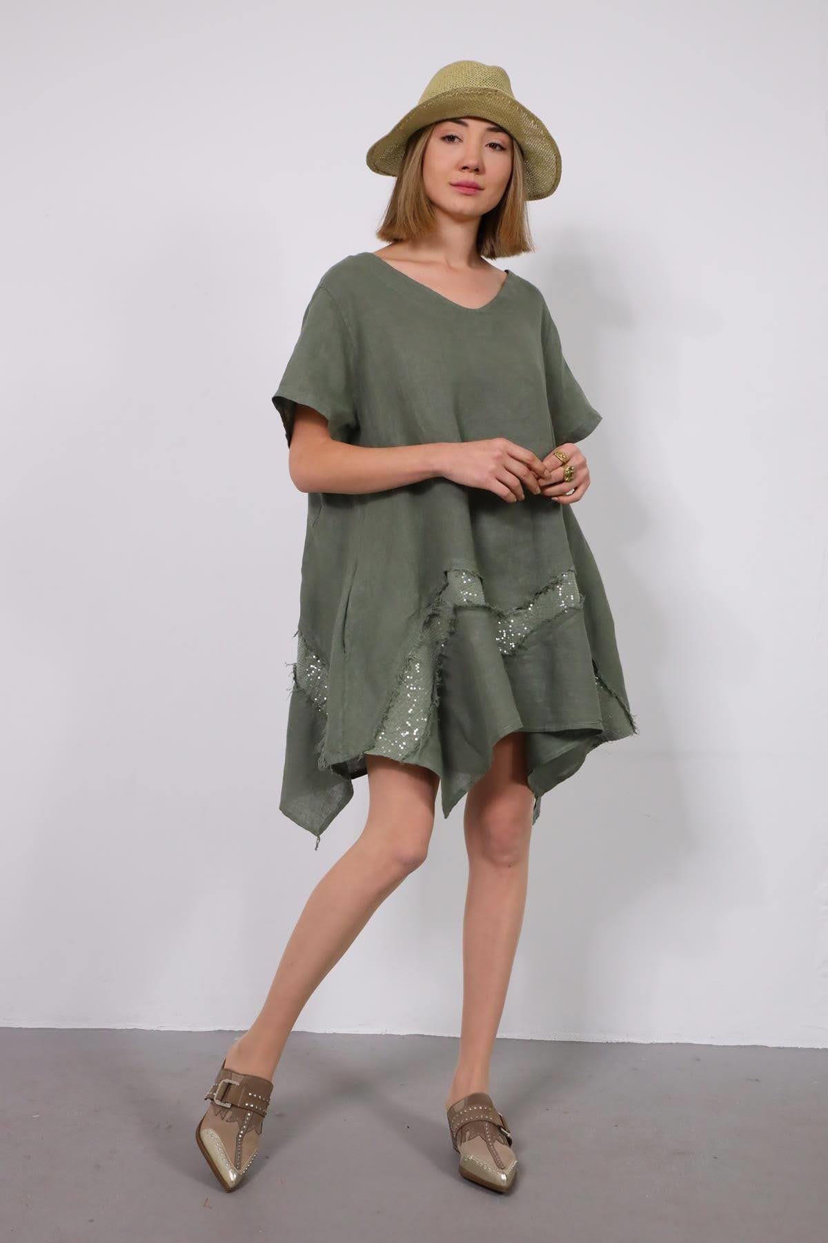  Haki Püsküllü Payet Detaylı Keten Bluz