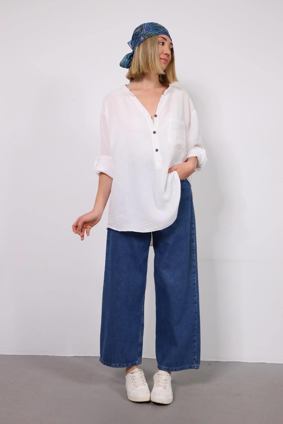  Beyaz Hakim Yaka Üç Düğmeli Müslin Gömlek