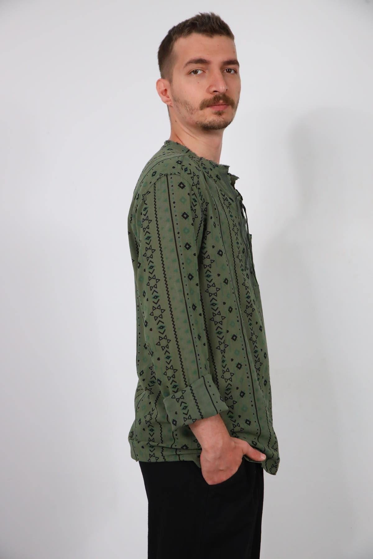  Haki Yakası Bağcıklı Baskılı Erkek Gömlek