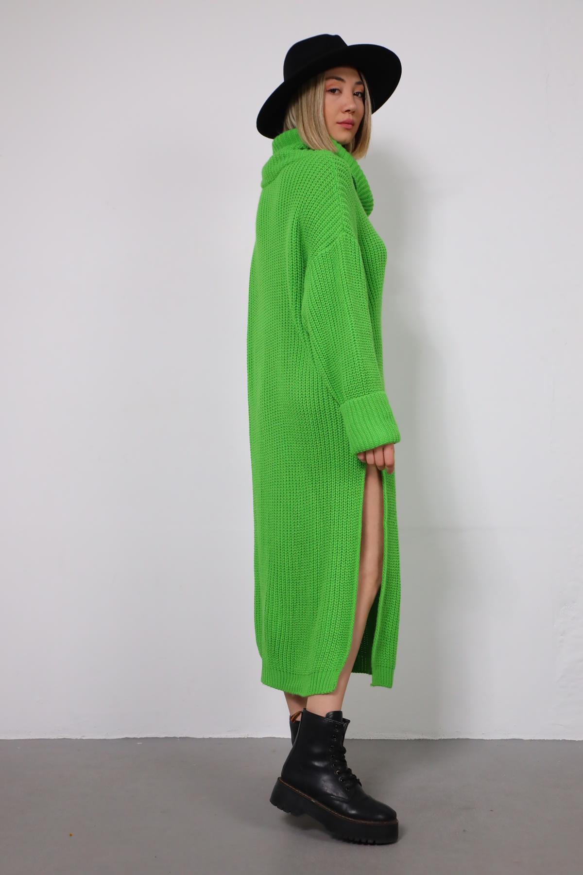 Green Turtleneck Long Knit Dress Green Turtleneck Long Knit Dress