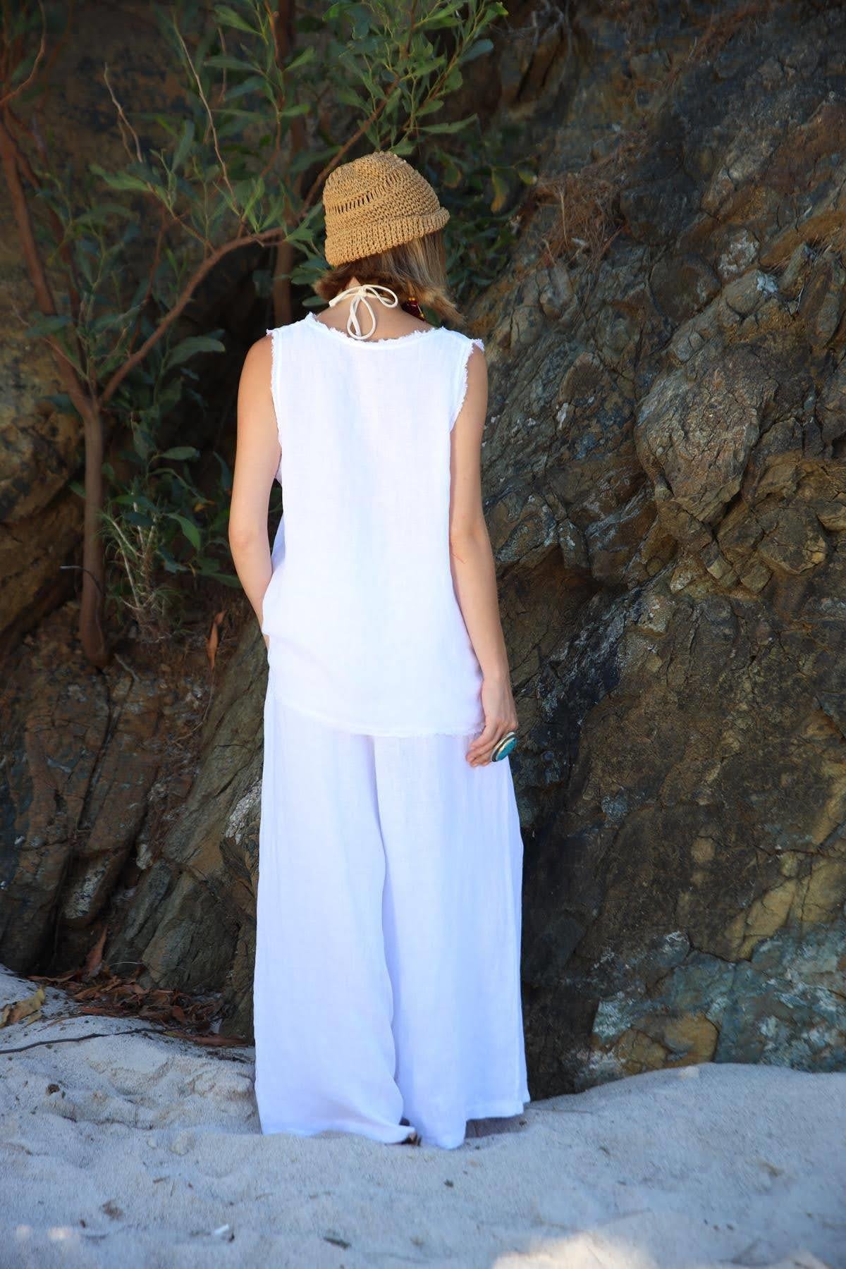  Beyaz Püsküllü Keten V Yaka Askılı Bluz ve Pantolon Takım