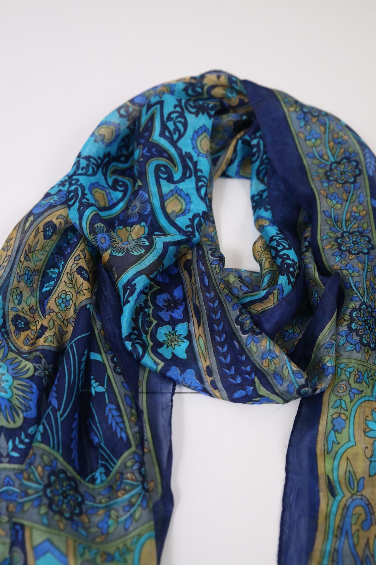 Lacivert Desenli İpek Şal - Şaman Butik Lacivert Desenli İpek Şal