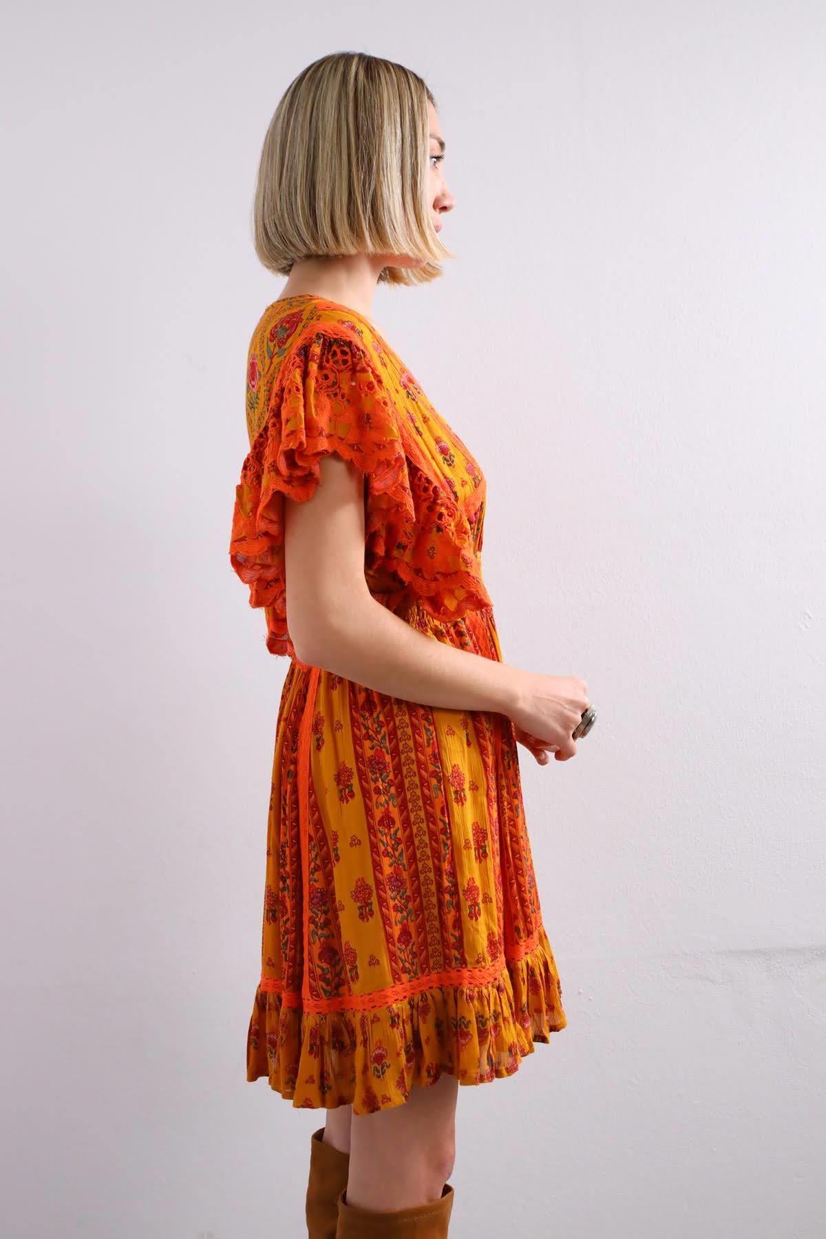 Turuncu Çiçek Desenli Beli Lastikli Elbise - Şaman Butik Turuncu Çiçek Desenli Beli Lastikli Elbise