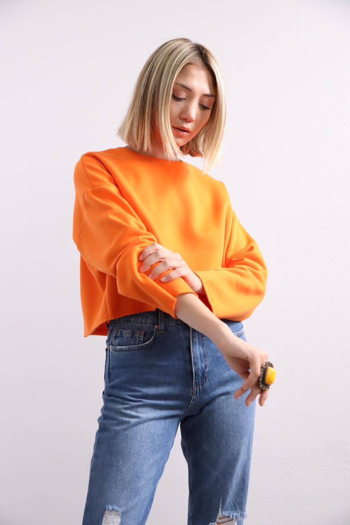  Turuncu Salaş Crop Sweat