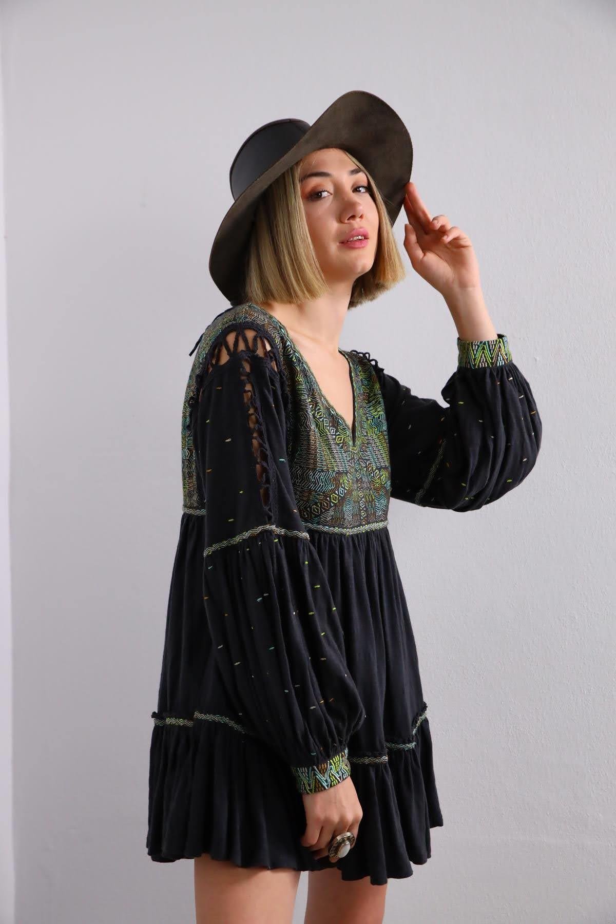 Füme Rengi V Yaka Nakış İşlemeli Elbise - Şaman Butik Füme Rengi V Yaka Nakış İşlemeli Elbise