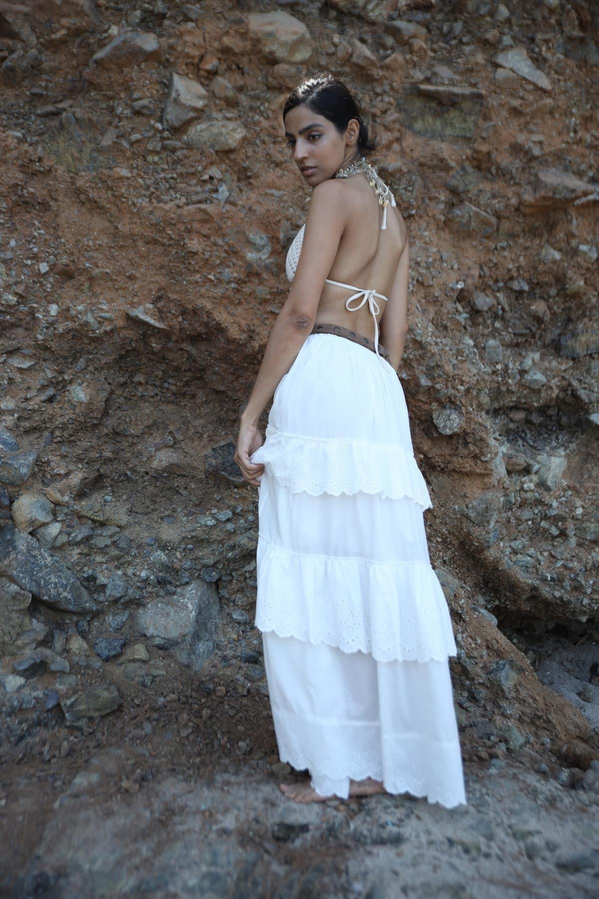  Beyaz Fisto Detaylı Kat Kat Etek