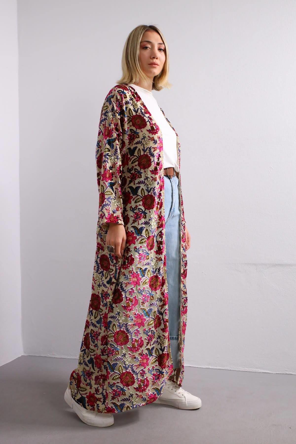 Krem Rengi Kadife İşlemeli Şifon Kaftan - Şaman Butik Krem Rengi Kadife İşlemeli Şifon Kaftan