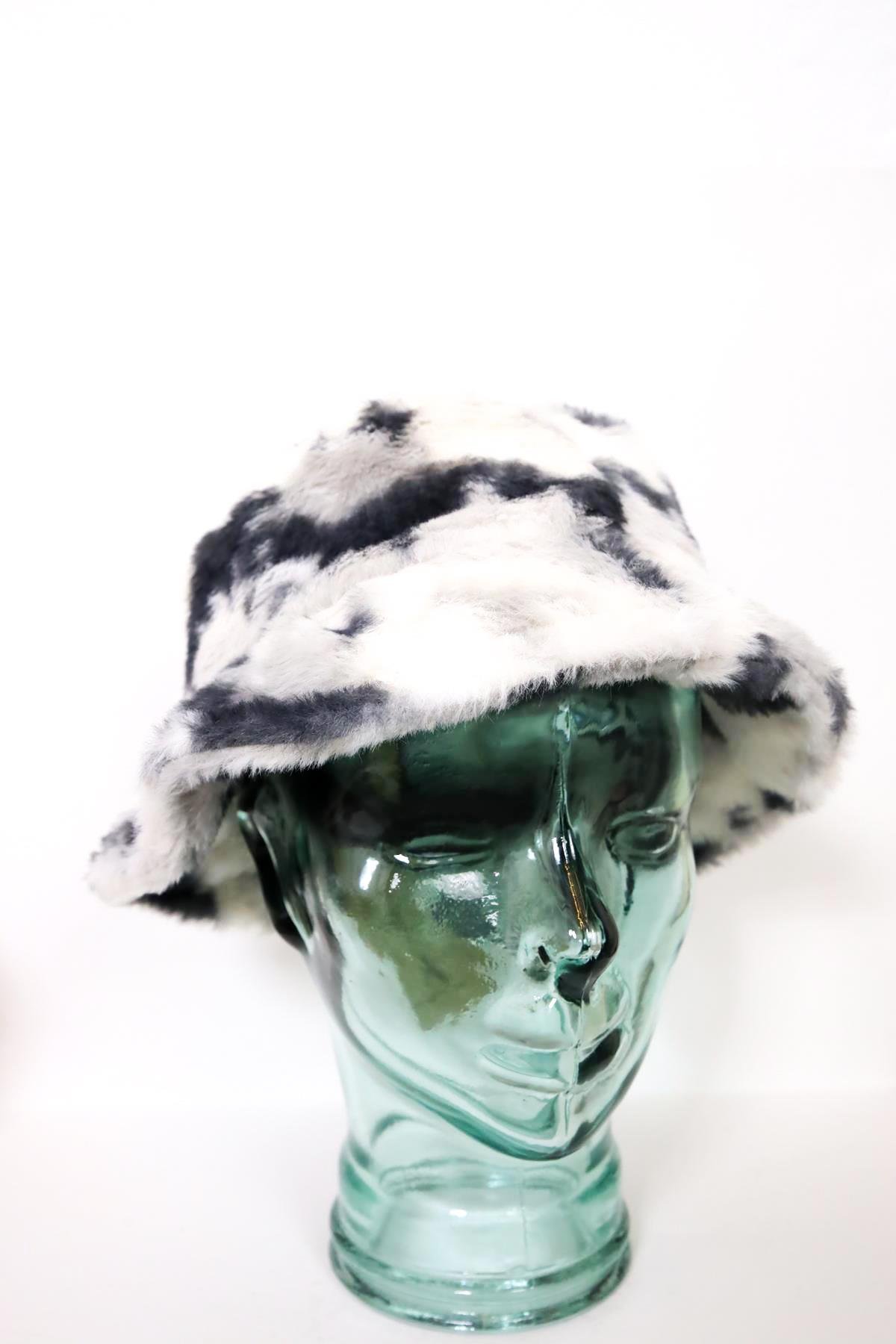  Gri Desenli Peluş Bucket Şapka