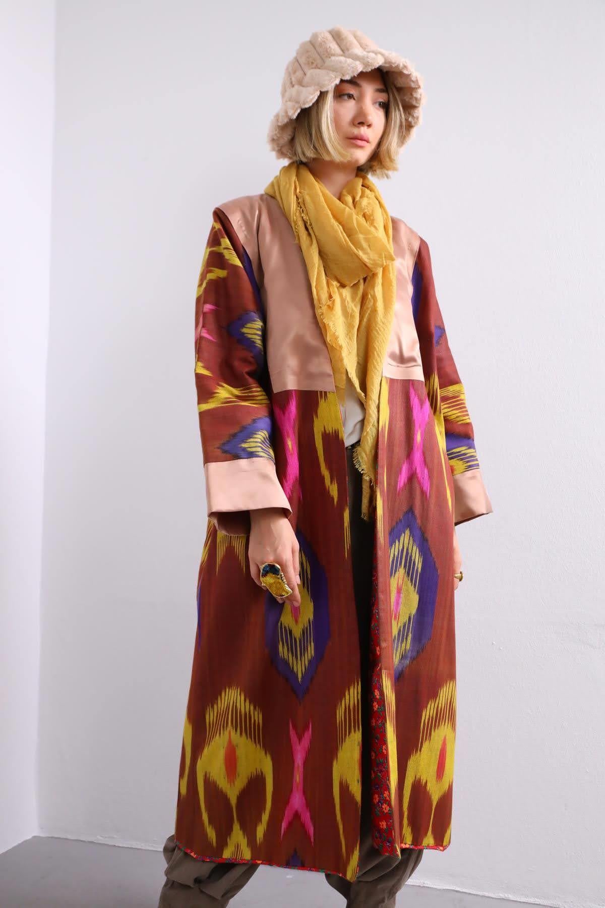 Kahverengi Otantik Desenli Yaka Detay Kaftan - Şaman Butik Kahverengi Otantik Desenli Yaka Detay Kaftan