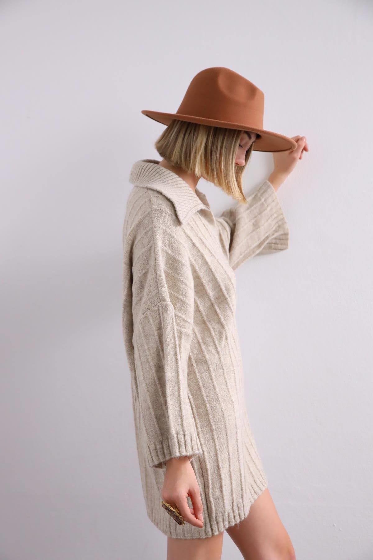 Bej Polo Yaka Kalın Fitilli Kazak - Şaman Butik Bej Polo Yaka Kalın Fitilli Kazak