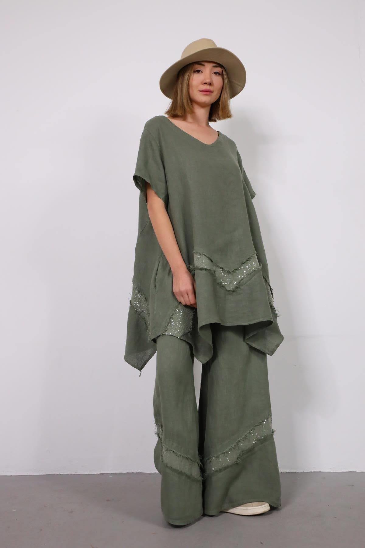  Haki Püsküllü Payet Detaylı Keten Bluz