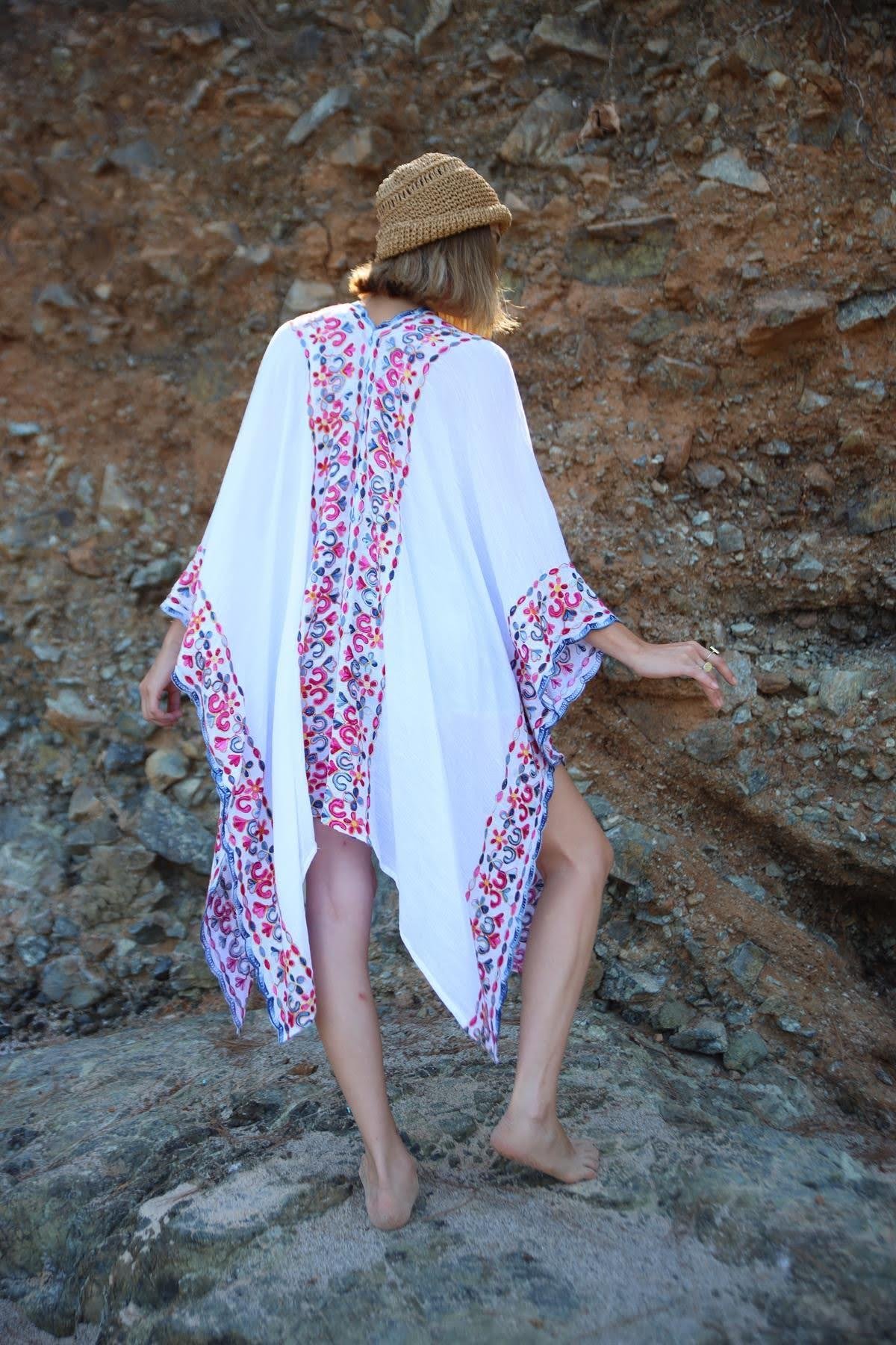  Beyaz Yarasa Kol Nakışlı Kimono