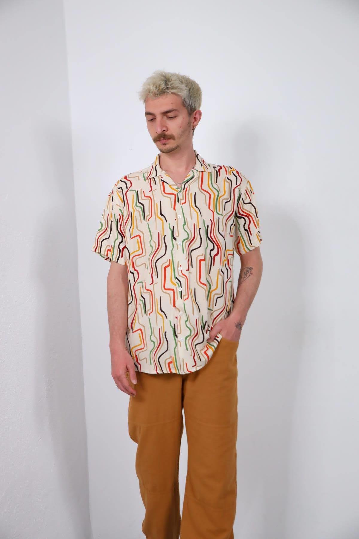  Krem Rengi Desenli Kısa Kollu Erkek Gömlek