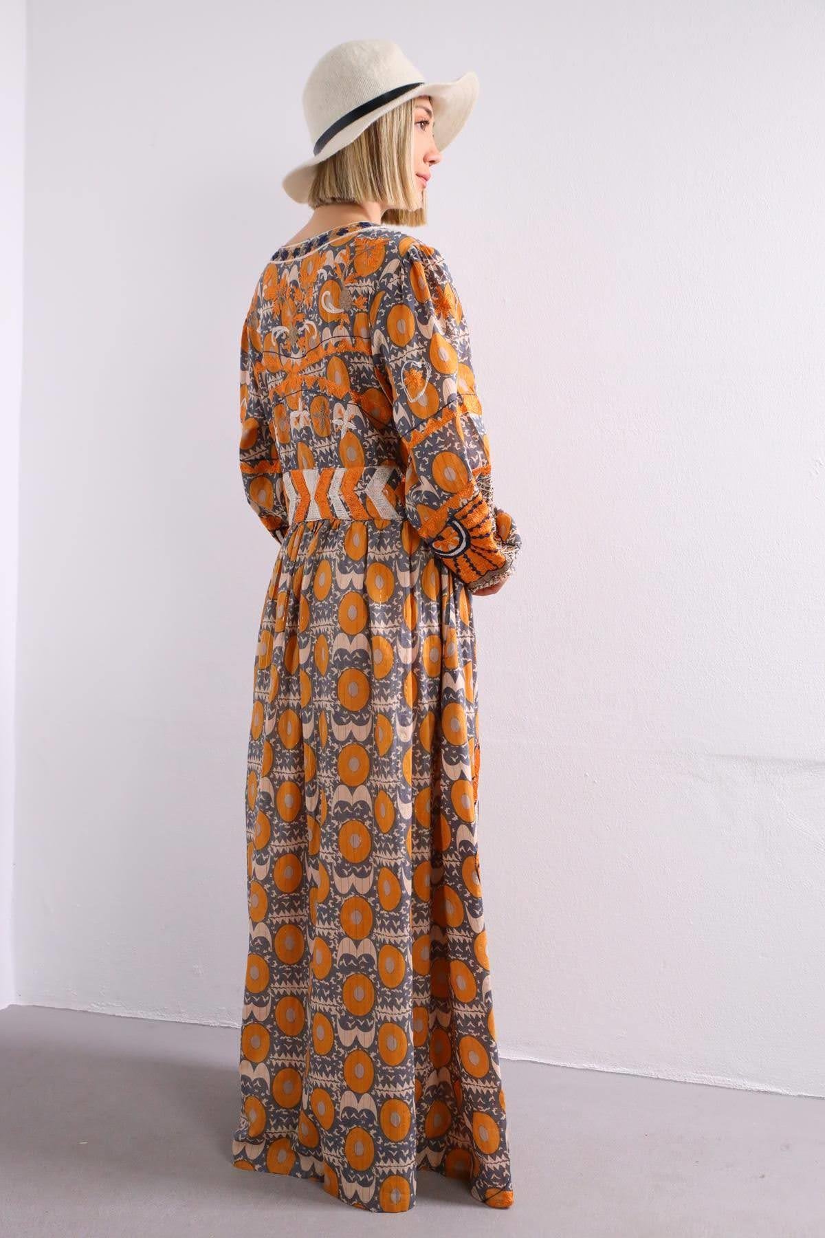 Gri Otantik İşlemeli Kemer Detaylı Elbise - Şaman Butik Gri Otantik İşlemeli Kemer Detaylı Elbise