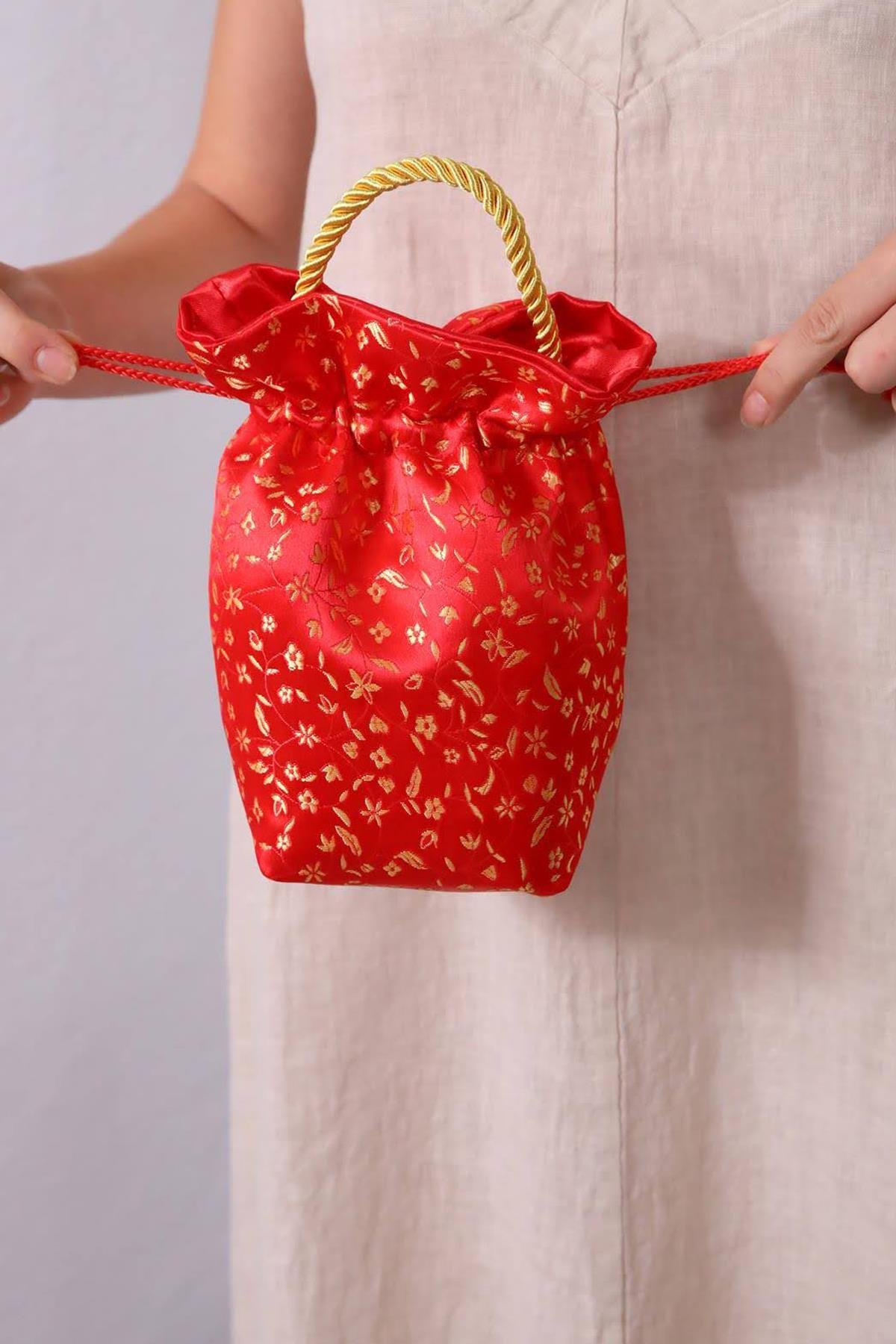  Kırmızı İşlemeli Otantik Kese Çanta