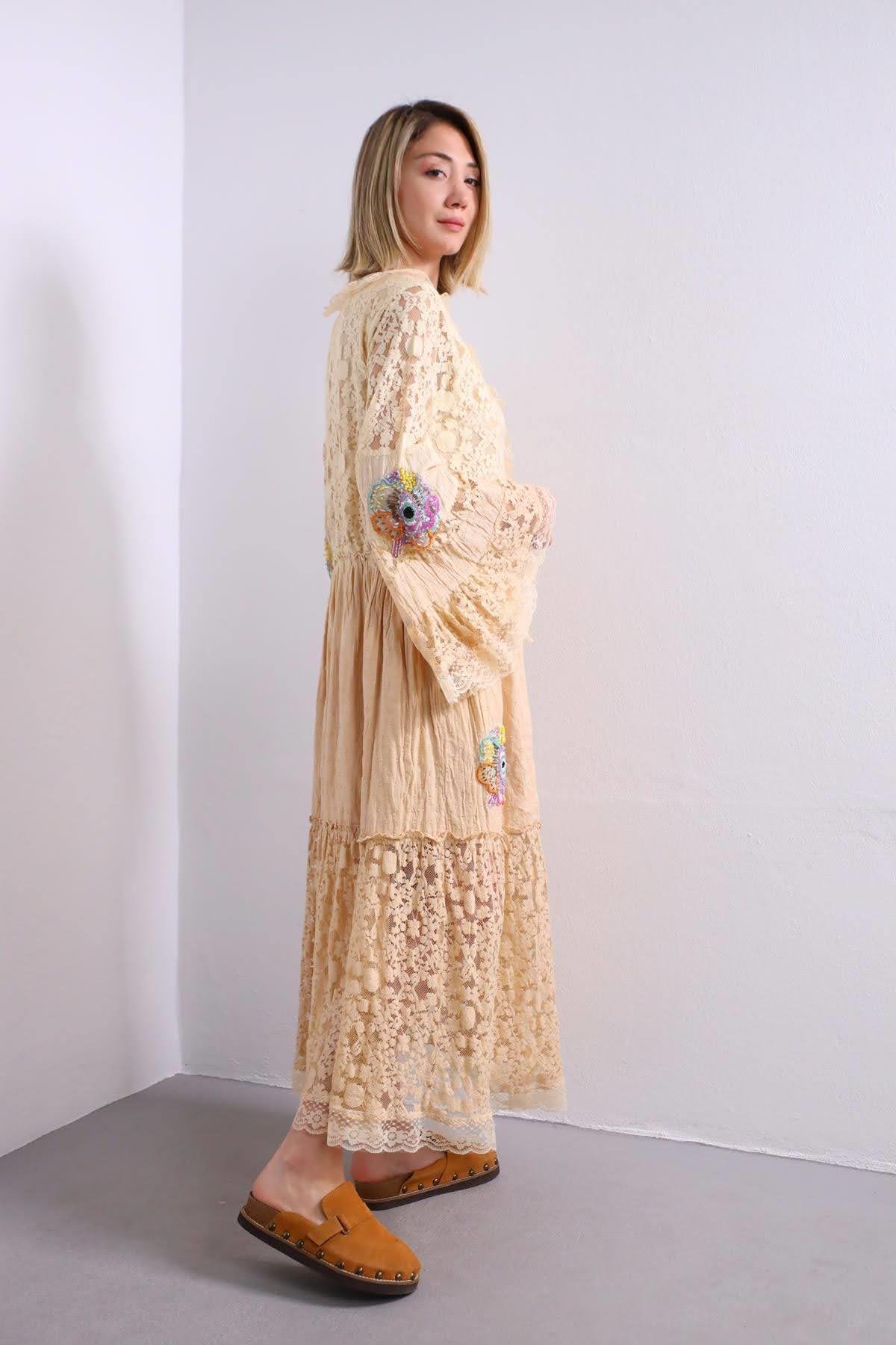 Krem Rengi Boncuk İşlemeli V Yaka Dantelli Bohem Elbise - Şaman Butik Krem Rengi Boncuk İşlemeli V Yaka Dantelli Bohem Elbise