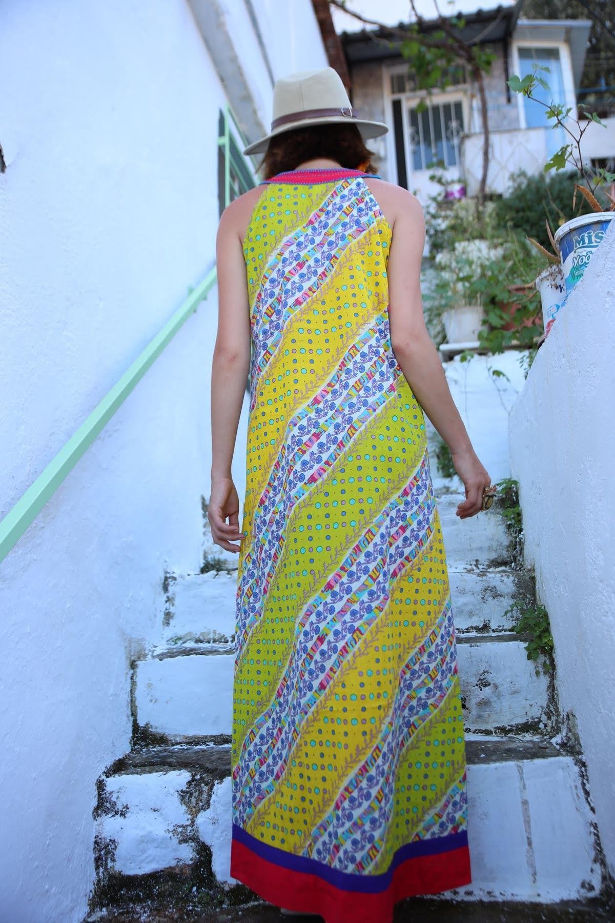 Sarı Dikiş Detaylı Otantik Desenli Askılı Elbise - Şaman Butik Sarı Dikiş Detaylı Otantik Desenli Askılı Elbise