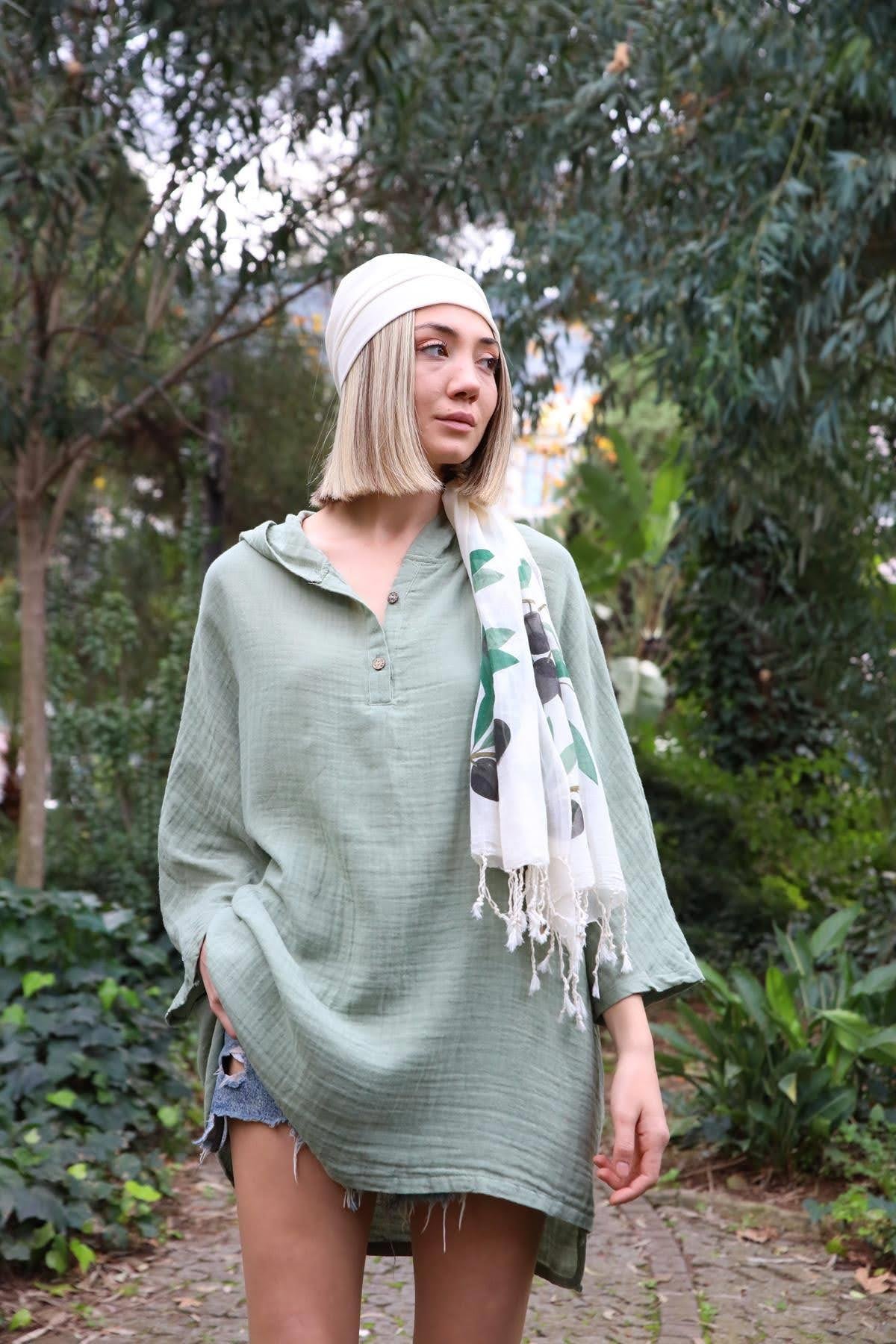  Mint Yeşili Kapüşonlu Yarasa Kol Gömlek