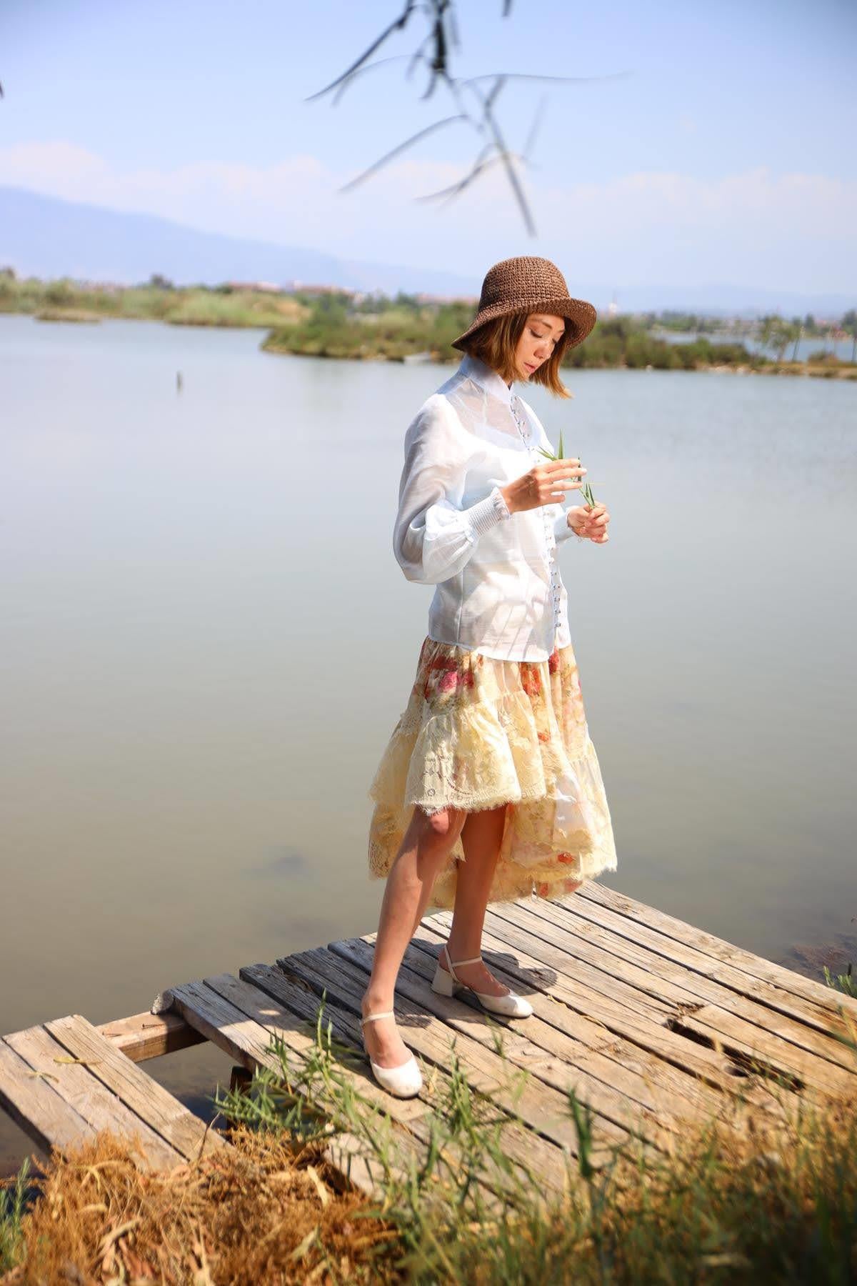 Mavi Şifon Gömlek ve Sarı Dantelli Farbalalı Etek Takım - Şaman Butik Mavi Şifon Gömlek ve Sarı Dantelli Farbalalı Etek Takım