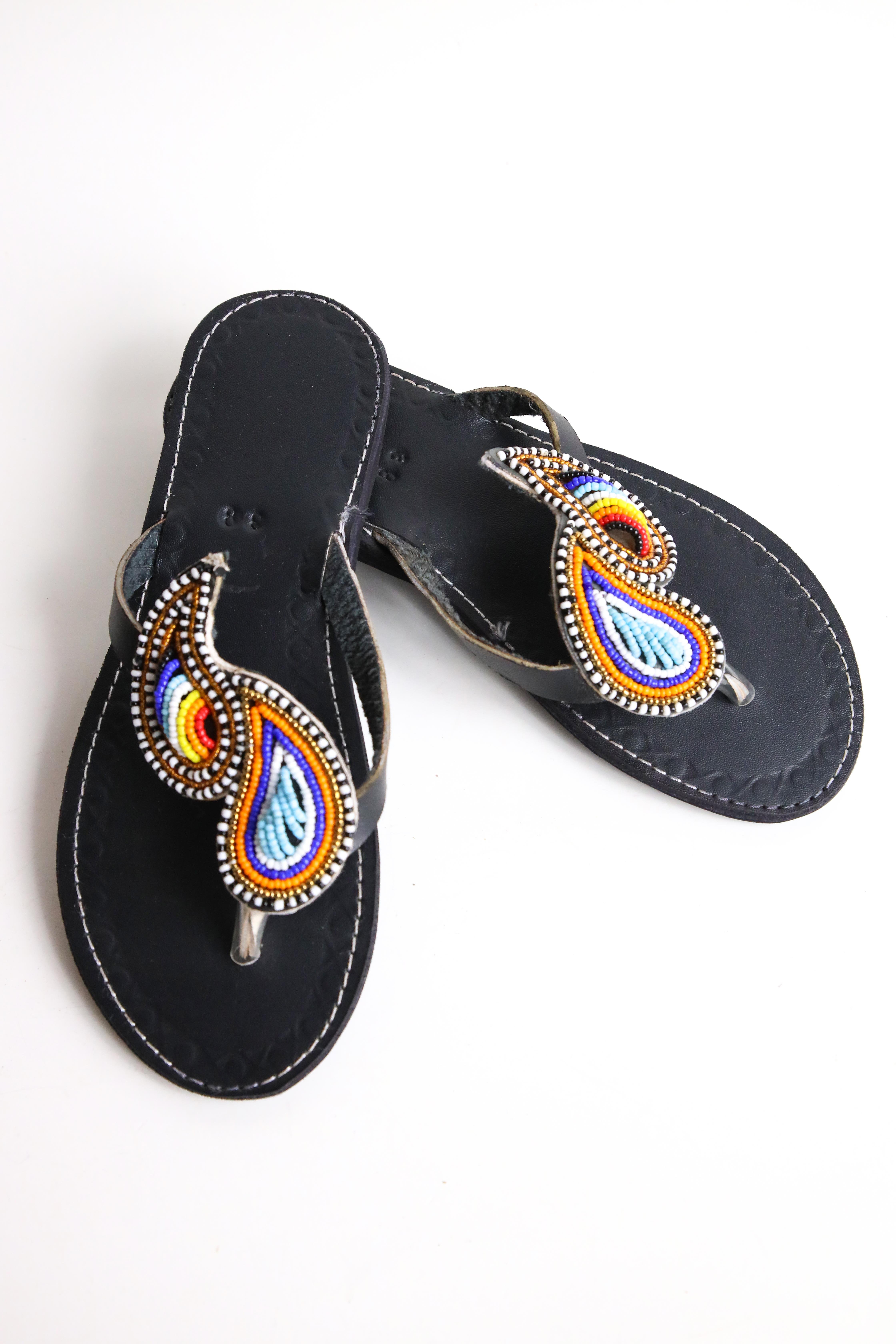 Siyah Boncuk İşlemeli Parmak Arası Terlik - Şaman Butik Siyah Boncuk İşlemeli Parmak Arası Terlik
