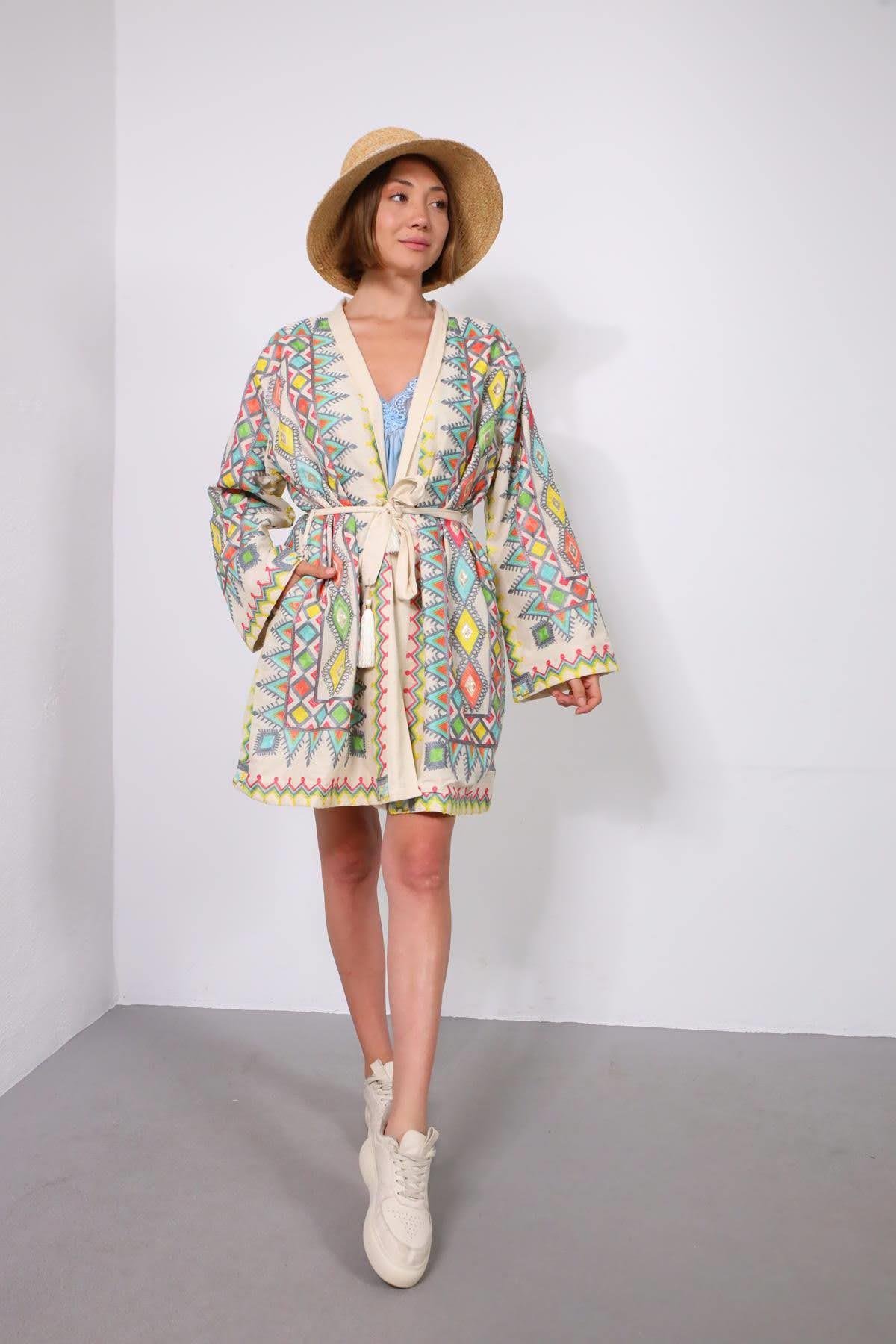  Krem Rengi Püsküllü Payetli Kısa Suzani Kaftan