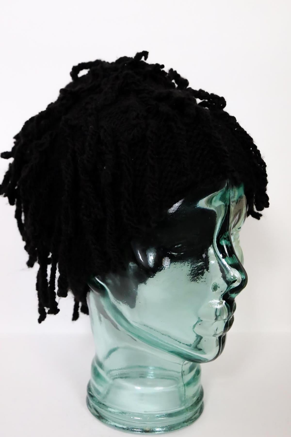  Siyah Püsküllü Örgü Bere